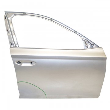 dveře přední pravé - holé ŠKODA Octavia IV 5E3  5E3831312 - poškozené, opravované