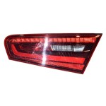 lampa zadní pravá - LED, vnitřní do pátých dveří AUDI A3 8V0 3DV 8V3945094A/B - poškrábaná