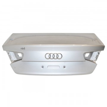 víko kufru - holé AUDI A8 4H0  4H0827753B  4H0827023B - poškozený lak