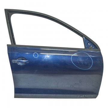dveře přední pravé VW Jetta 5C  5C6831056E - poškrábaný lak (Holé)