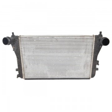 chladič intercooler VAG  1K0145803BP  3AA145805C  3C0145805AM - lehce poškozený