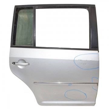 dveře zadní pravé VW Touran 1T0 2011-15  1T0833056S - poškrábaný lak, poškozené (Holé)