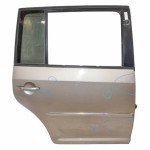 dveře zadní pravé VW Touran 1T0 2011-15  1T0833056S - poškrábaný lak, poškozené