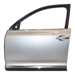 dveře přední levé VW Touareg 7LA 7L6  7L0831055L - lehce poškozené (Holé)