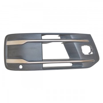 mřížka do nárazníku pravá AUDI Q7 4M0  4M0807682Q  4M0807682T