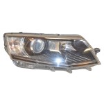 světlomet přední pravý - holý xenon LED ŠKODA Octavia III 5E0  5E1941016B - lehce poškr.