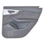 tapecírunk dveří zadní pravý AUDI Q7 4M0  4M0867306H  24A - lehce poškozený