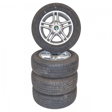 sada kol s pneu ŠKODA 195/65 R15 7Jx15H2 ET38 - lehce poškozené disky