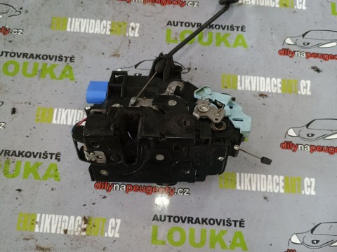 ŠKODA OCTAVIA ll PRAVÝ ZADNÍ ZÁMEK CENTRÁLU - CENTRÁLOVÝ ZÁMEK, 7L0839016D