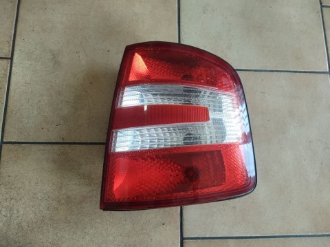 ZADNÍ SVĚTLO PRAVÉ, ŠKODA FABIA COMBI - SEDAN OD ROKU 2004