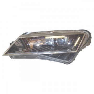 světlomet přední levý - holý xenon LED ŠKODA Superb III 3V0  3V1941015B - lehce poškozený