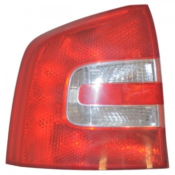 lampa zadní levá ŠKODA Octavia II 1Z0 combi  1Z9945095  1Z9945111  1Z9945111B - poškozená
