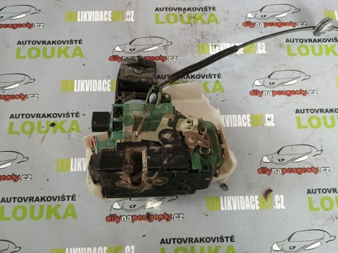 ŠKODA SUPERB PRAVÝ PŘEDNÍ ZÁMEK CENTRÁLU - CENTRÁLOVÝ ZÁMEK