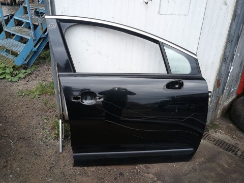 225. PRAVÉ PŘEDNÍ DVEŘE PEUGEOT 3008, ČERNÉ, OD-09