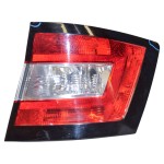lampa zadní pravá ŠKODA Fabia III 6V0 combi  6V9945096  6V9945112 - poškozená