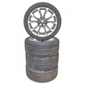 AUDI A5 8T0 lift sada kol s pneu 245/40 R18 8,5Jx18H2 ET29  8T0601025CA  8Z8