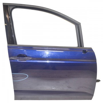 dveře přední pravé VW Touran 5TA  5TA831056AE  5TA831056AF - poškozené (Holé)