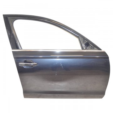 dveře přední pravé AUDI A6 4G0 lift  4G0831052 - lehce poškrábané