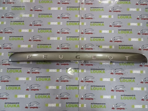 LIŠTA ZADNÍCH 5TÝCH DVEŘÍ PEUGEOT PARTNER lll ŠEDÁ