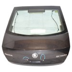 zadní páté dveře ŠKODA Octavia III 5E0 (lift) sedan  5E5827023B/D - poškozené, poškrábané