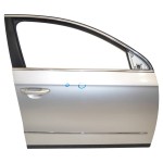 dveře přední pravé VW Passat B6 3C0  3C4831056C/E/F/G/M/L/J - poškrábaný lak (Holé)