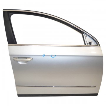dveře přední pravé VW Passat B6 3C0  3C4831056C/E/F/G/M/L/J - poškrábaný lak (Holé)