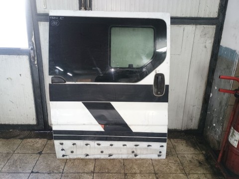 185. PRAVÉ ZADNÍ DVEŘE RENAULT TRAFIC BÍLÉ OD-03