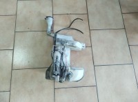 NÁDOBKA OSTŘIKOVAČŮ S MOTORKEM CITROEN C5 lll