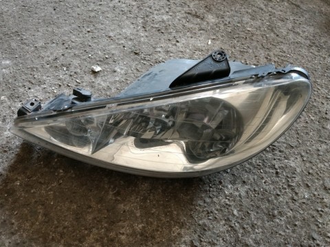 PŘEDNÍ SVĚTLO LEVÉ, PEUGEOT 206 OD-02