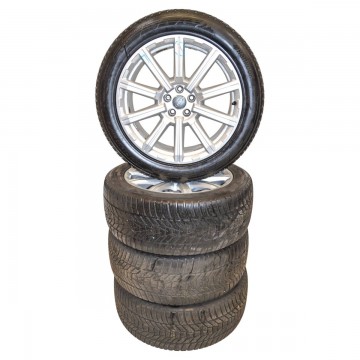 AUDI Q7 4M0 sada kol s pneu 285/45 R20 ET33 E9Jx20H2  4M0601025AE - lehce poškozený disk