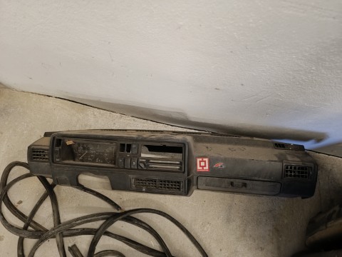 Palubovka na Golf II. GTI nebo i obyč 