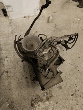 Rozdělovač vstřiků s váhou vzduchu na Golf II. GTI 